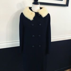Black 1960’s vintage coat with cream fur collar